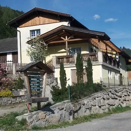 Am Bauernhof Zechner Heidi Flattach